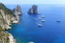 Traghetto tra Napoli e Capri