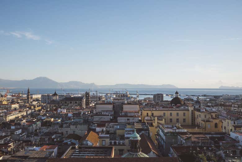  Tejados y edificios históricos de Nápoles 