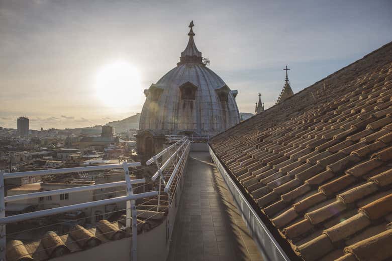  Pasarelas de los tejados de la Catedral de Nápoles