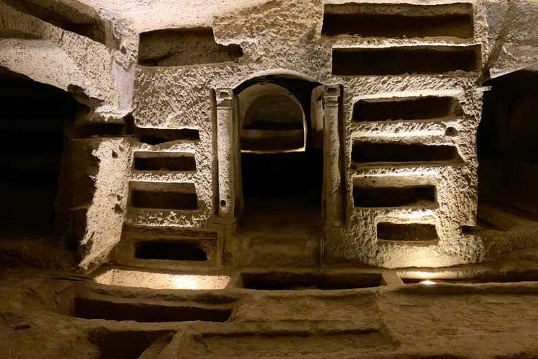 Alla scoperta degli interni delle Catacombe di San Gennaro