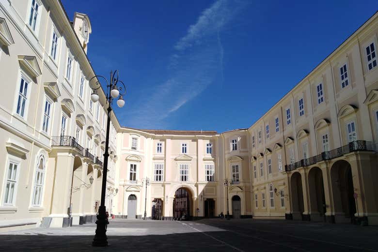 La cour intérieure du Palais royal de Portici