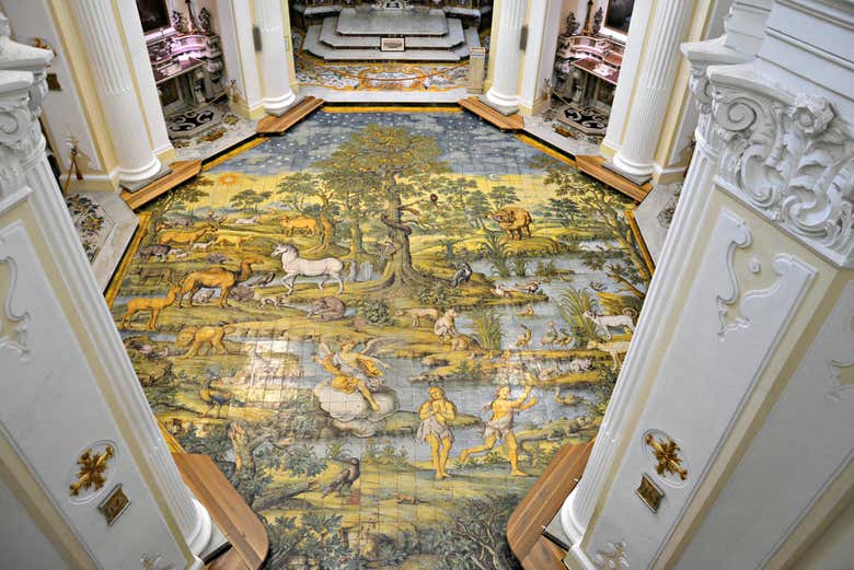 Suelo de la iglesia de San Miguel Arcángel