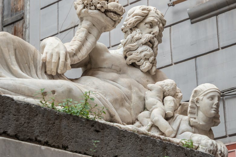 Sculpture du Dieu du Nil à Naples