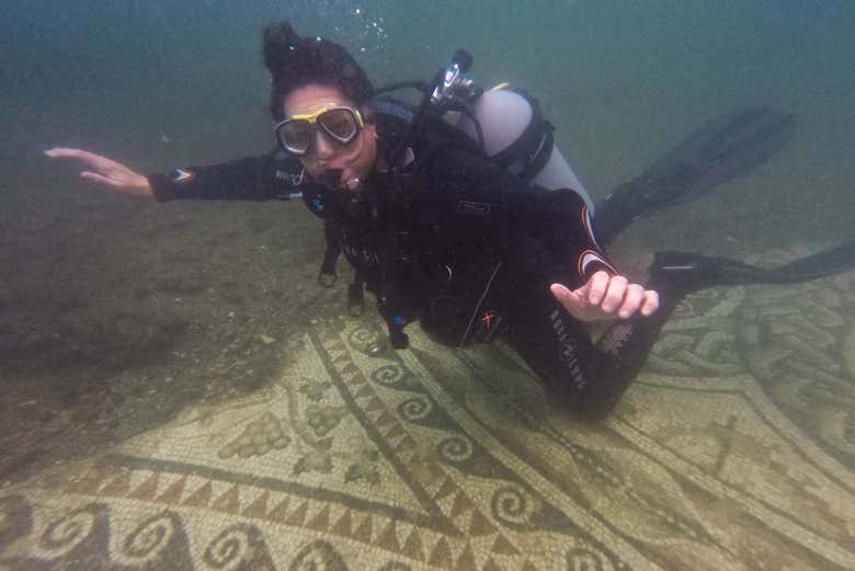 Learn how to scuba dive in a fascinating place!
