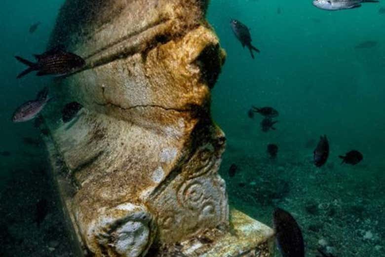 Scuba dive in the Submerged Archaeological Park of Baia