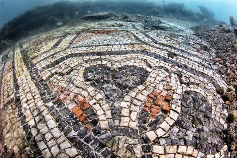 See mosaics in the Submerged Archaeological Park of Baia