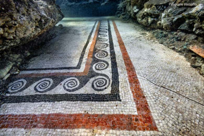 Discover the ruins of a Roman city underwater