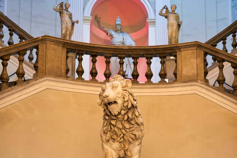 Escaleras del museo