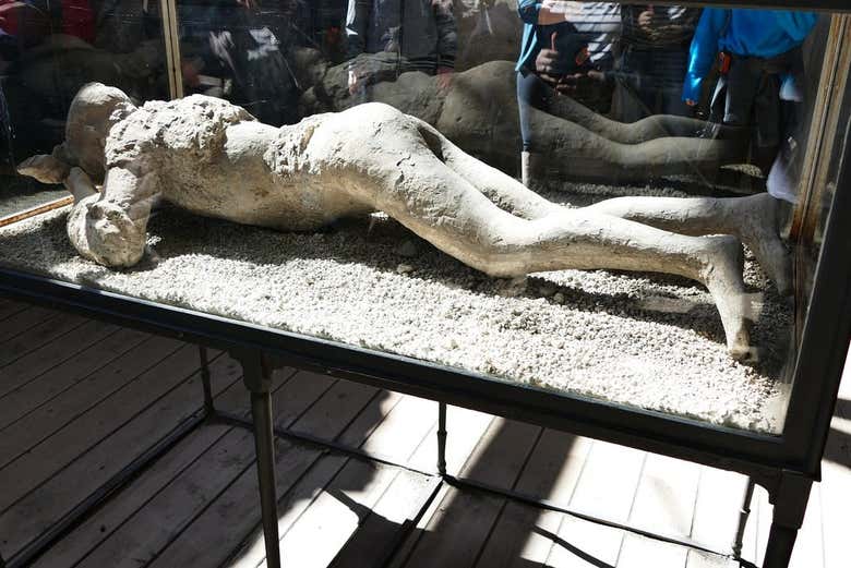 moldes de yeso de los cuerpos de la gente de Pompeya sepultados