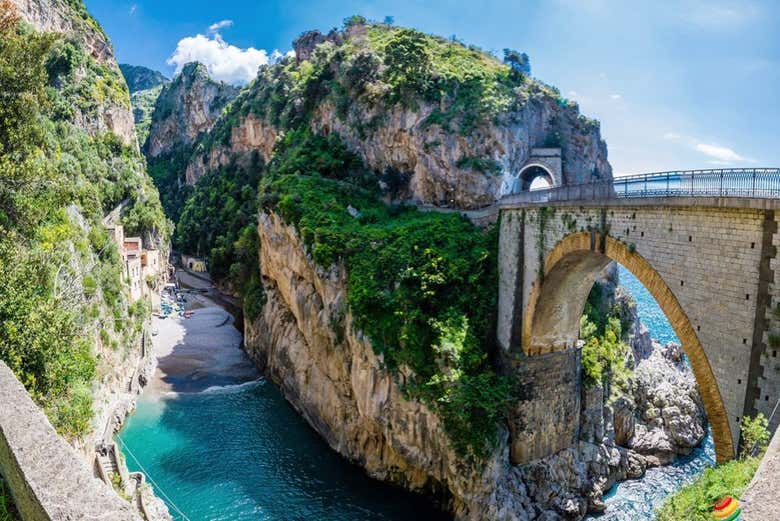 fiordo en localidad Furore