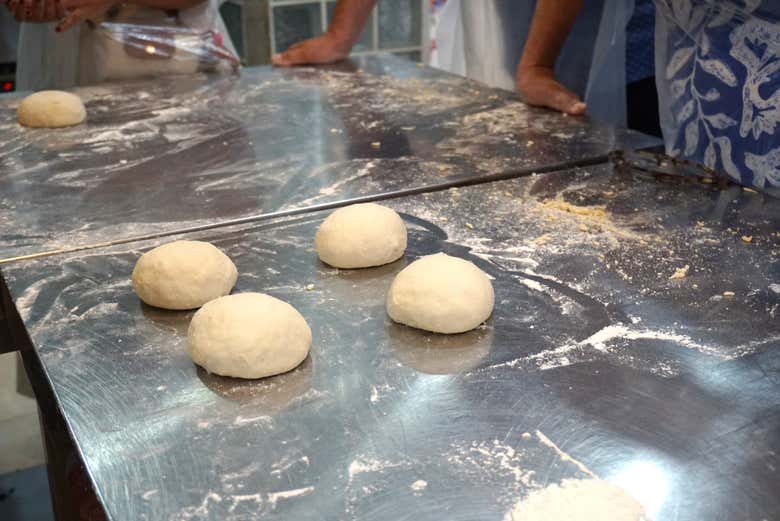Extendiendo las masas de pizza