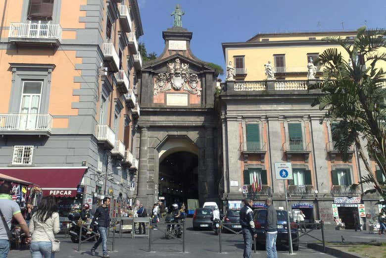 Admirando el Castillo Nuevo