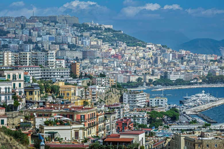 Vista sul paesaggio costiero di Napoli