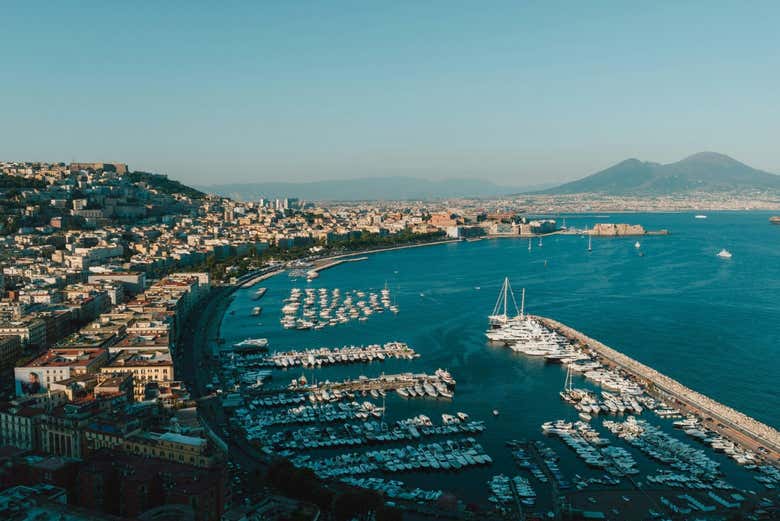 Contemplando il golfo di Napoli
