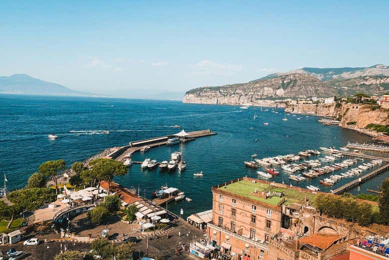 Vista aérea de la Marina Piccola en Sorrento