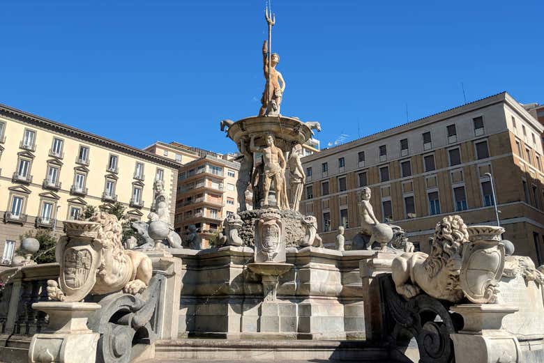 Fontana del Nettuno di Piazza del Municipio 