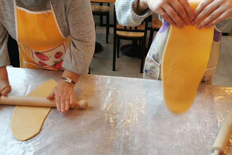 Preparing the tagliatelle