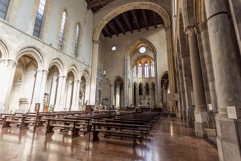 Interior de la basílica de San Lorenzo Mayor