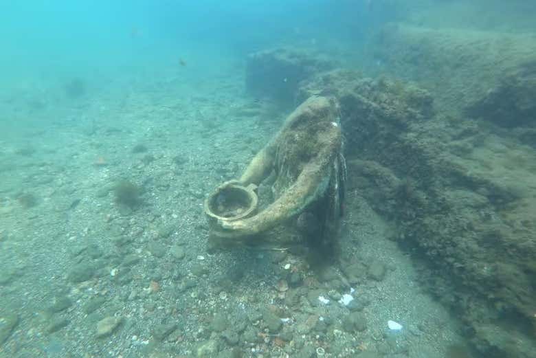 Vestigios en el Parque Arqueológico Sumergido de Baia