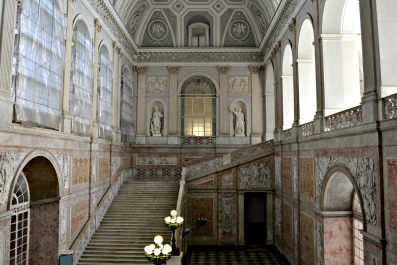 El esplendor del Palacio Real de Nápoles