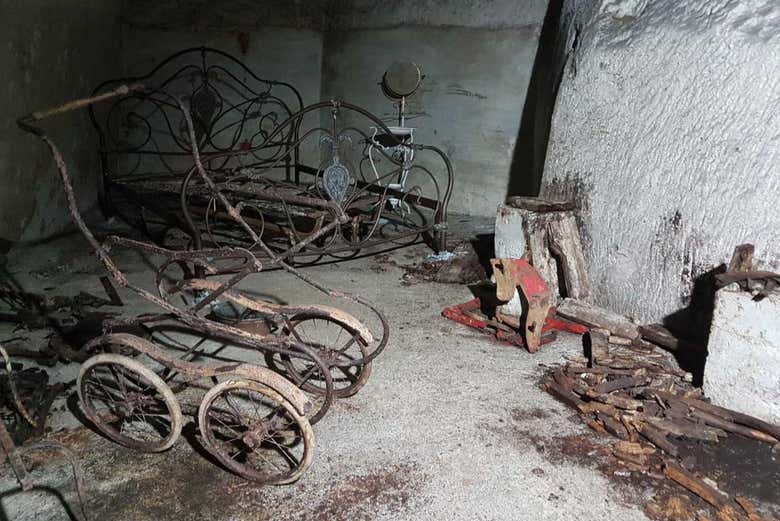 Antichi oggetti nei sotterranei di Napoli