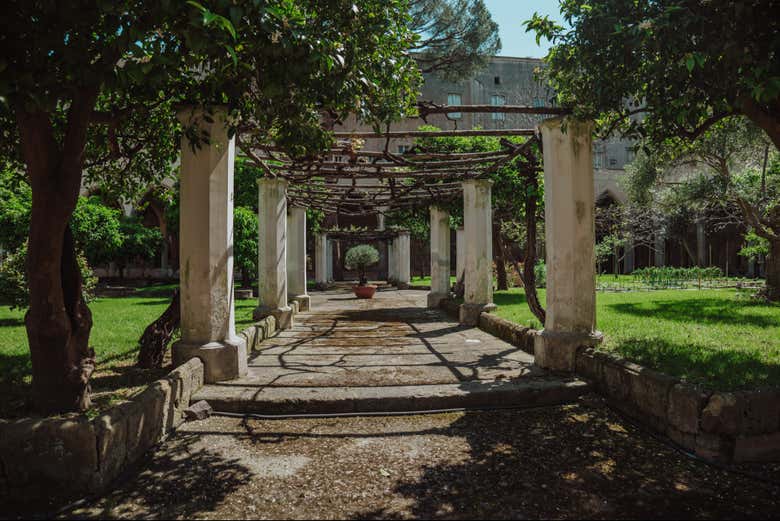 Cour du cloître de Santa Chiara