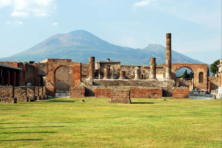 Travel in time to Pompeii and Mt. Vesuvius