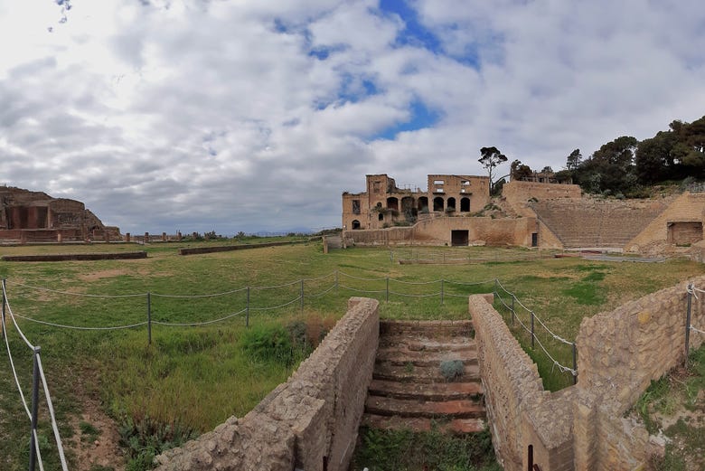 Vue panoramique de la villa impériale de Pausilypon