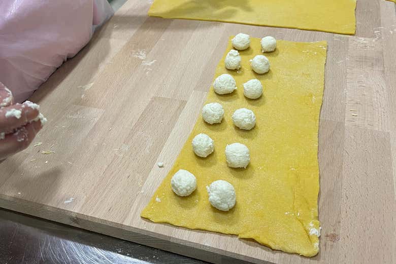 Rellenando los raviolis