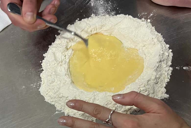 Mix the floud and egg
