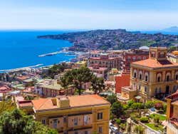 Journée ensoleillée à Naples