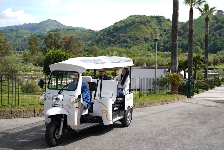 Visite privée en tuk tuk dans Naples