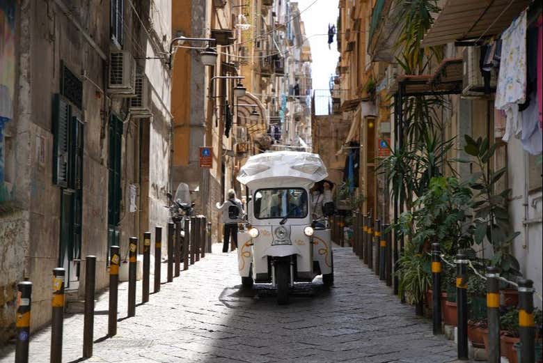 Parcourez les rues de Naples