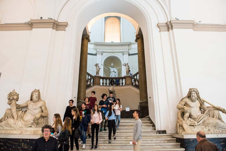 Recorriendo la colección permanente del museo