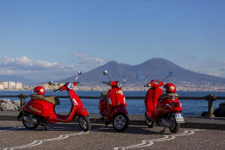 Vespa garées avant le début de la visite