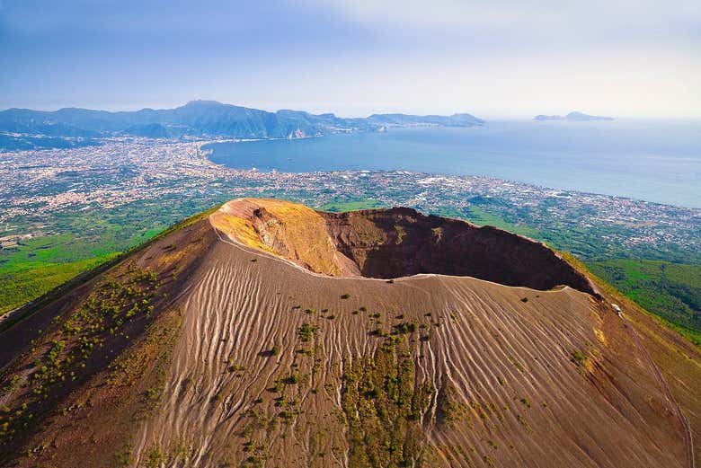Ready to visit the most famous volcano in southern Italy?