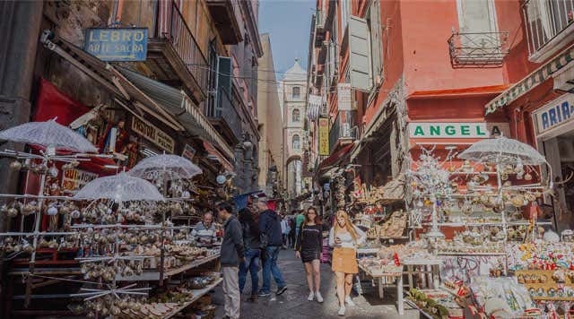 Via San Gregorio Armeno - Una strada affascinante a Napoli