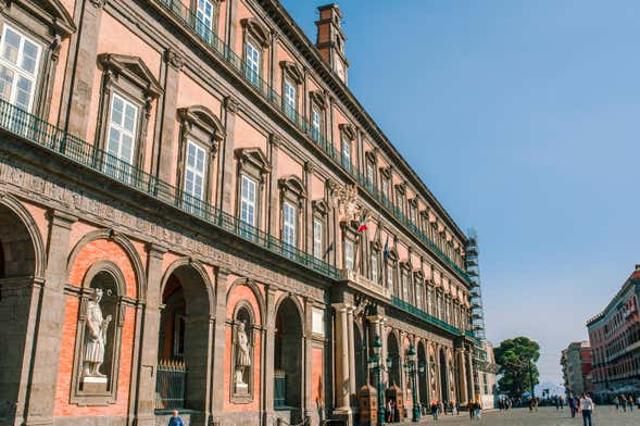 Royal Palace and Bourbon Tunnel Guided Tour
