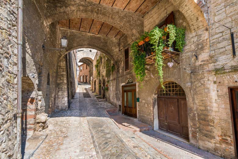 Stroll along the medieval streets of Narni