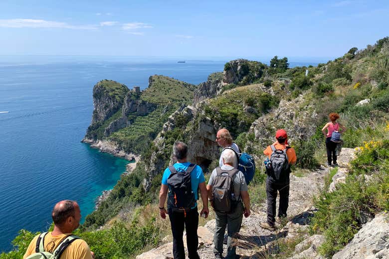 Facendo trekking nella Baia di Ieranto