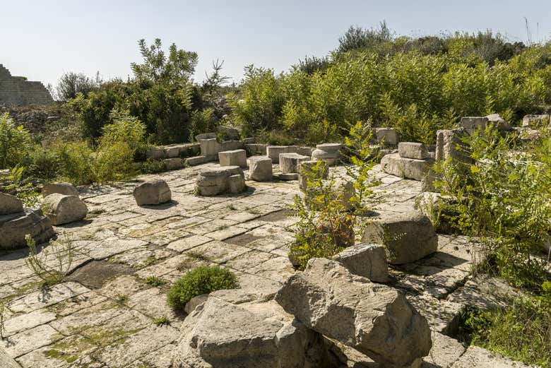 Recorriendo el yacimiento arqueológico de Noto Antica