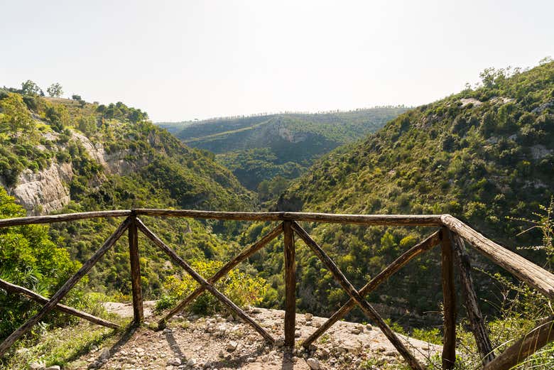 Disfrutando de la ruta de senderismo por el valle del Carosello