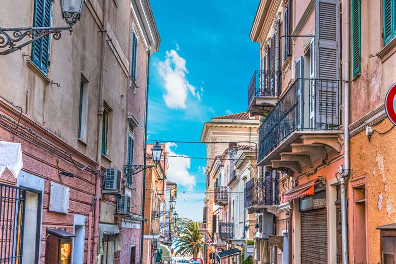 Rues étroites sur l'île de la Maddalena