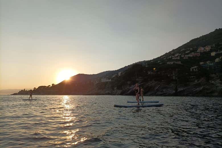 Paddle surf al tramonto