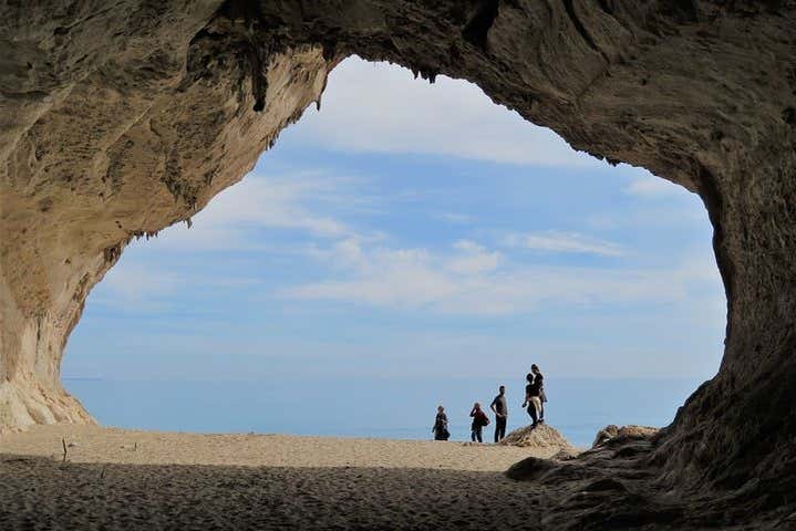 Cuevas de Cala Luna
