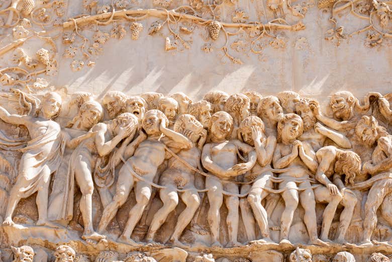 Relief de la cathédrale