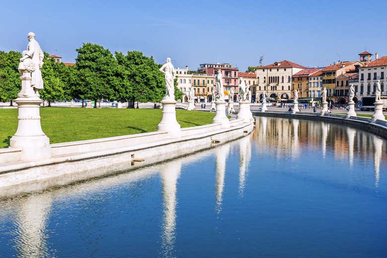 Prato della Valle, la plaza más grande Italia