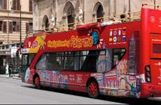 Bus touristique dans Palerme