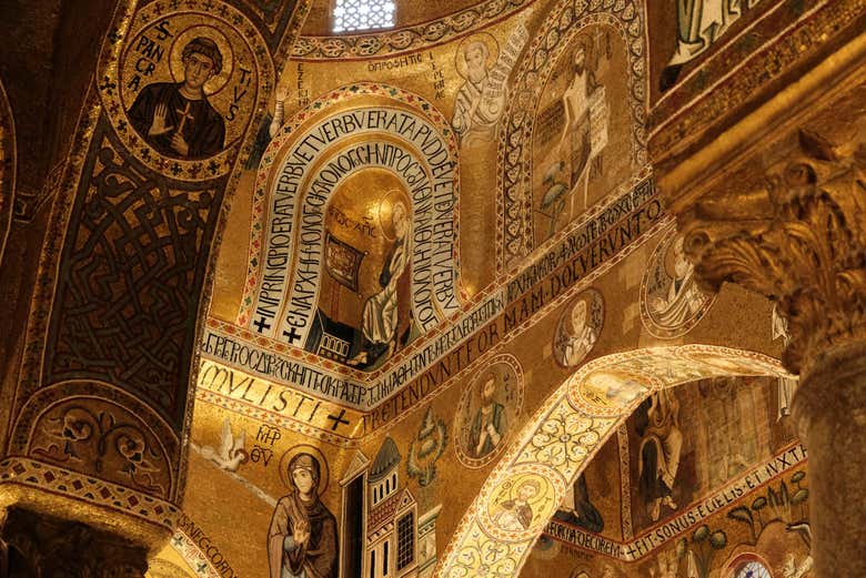 Capilla recubierta de oro
