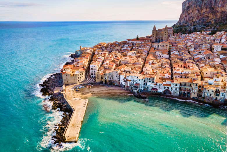 Vista aérea de Cefalù